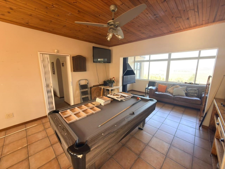 To Let 4 Bedroom Property for Rent in Langerug Western Cape
